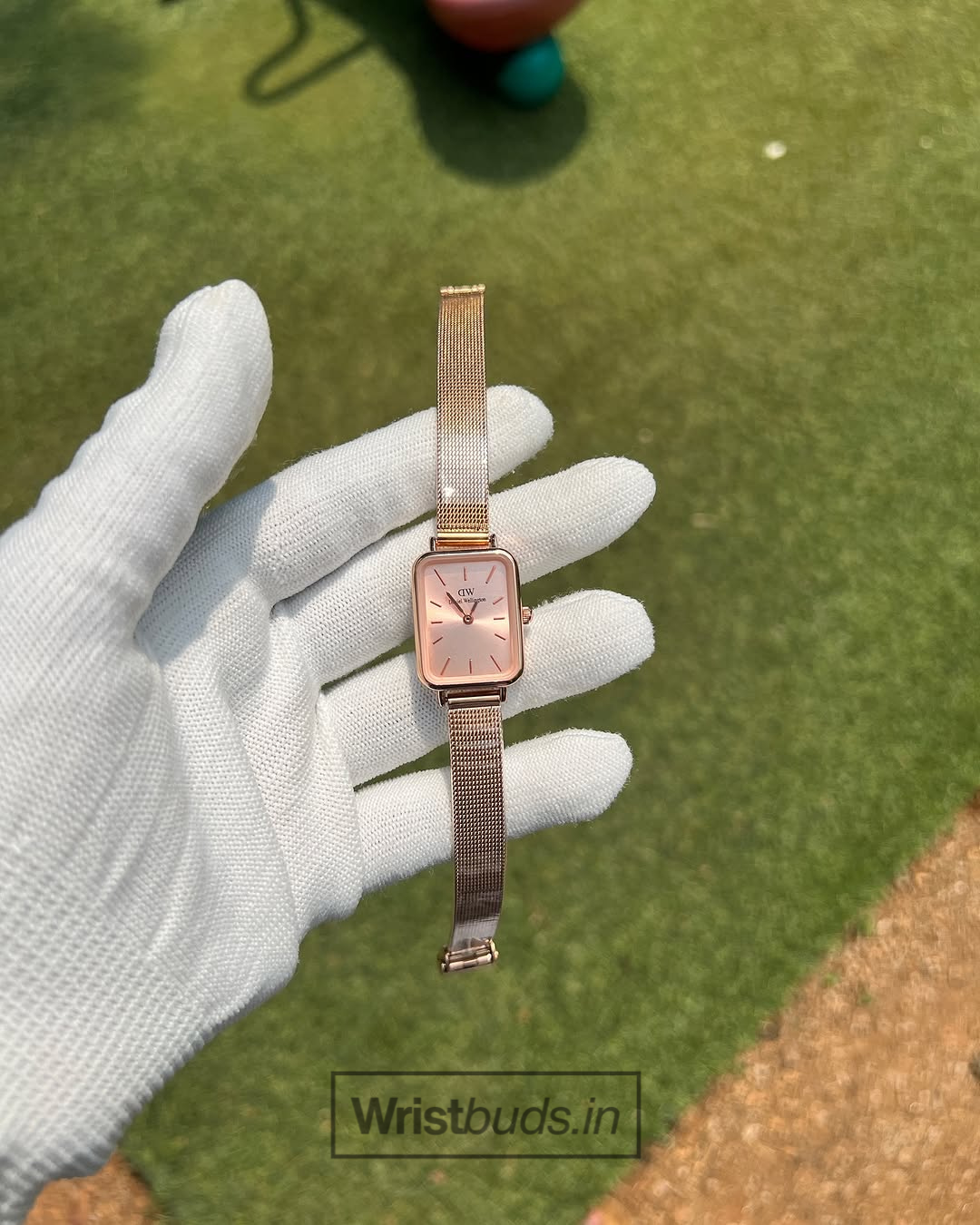 DW Quadro (Analog Watch)