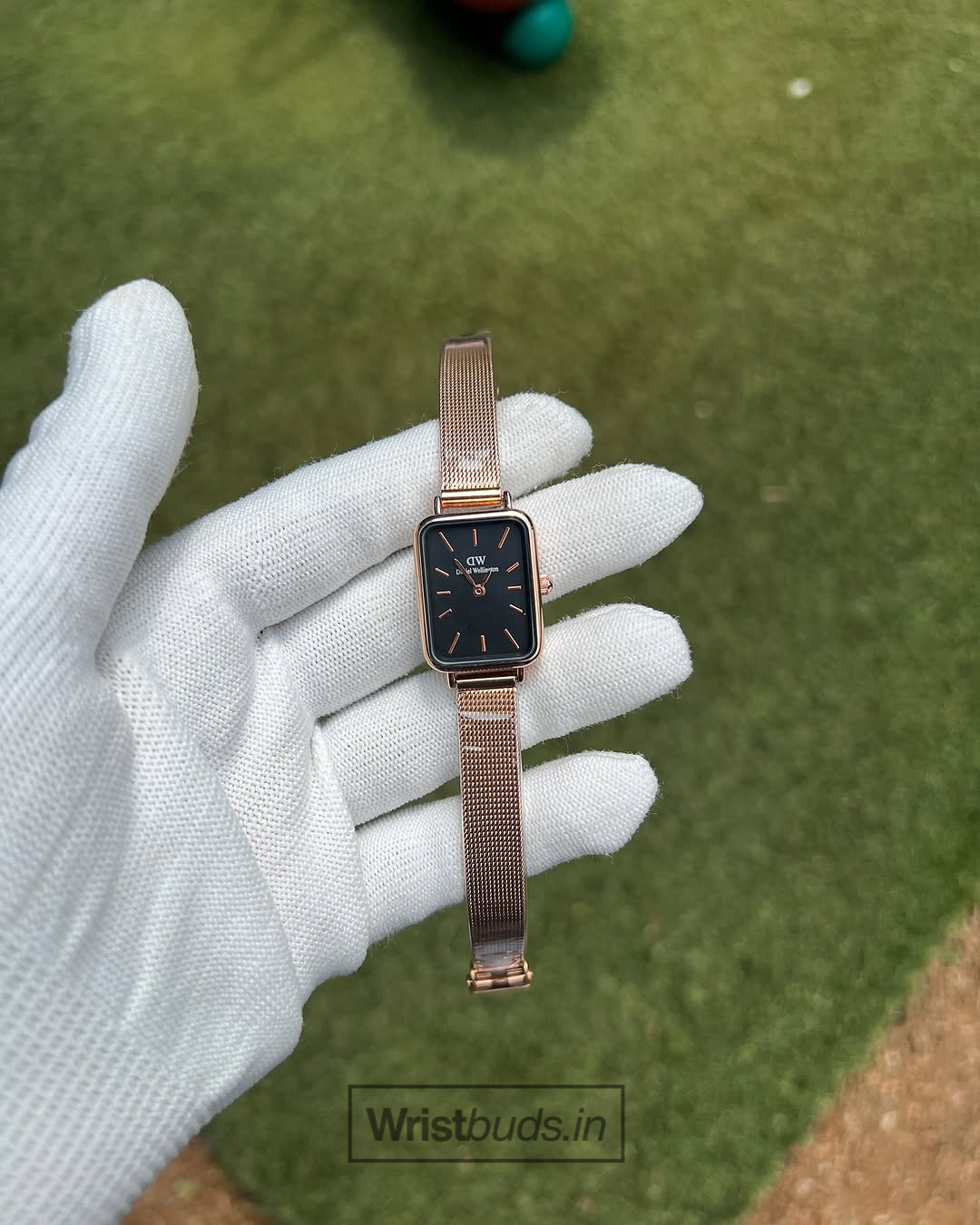 DW Quadro (Analog Watch)