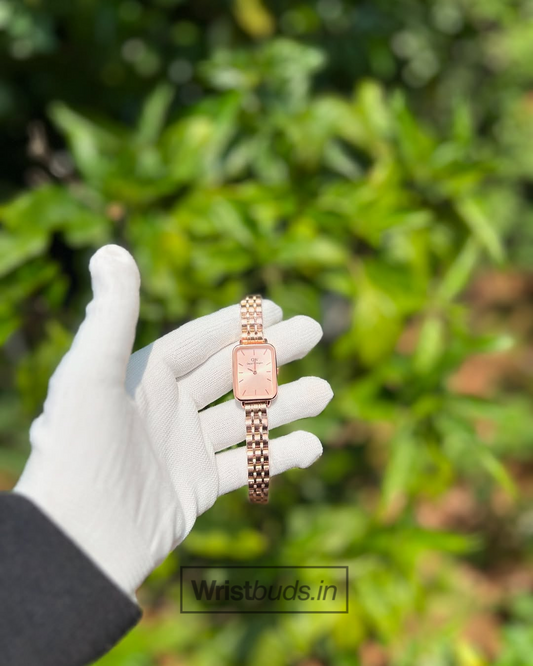 DW Quadro (Analog Watch)