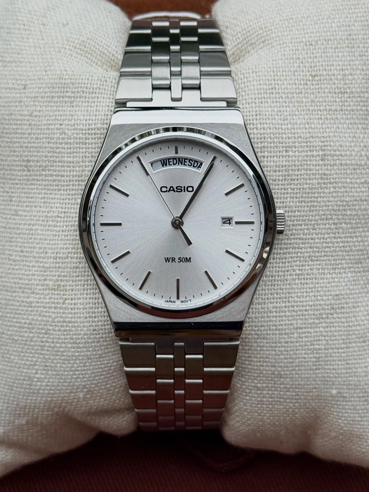 Vintage Enticer A2199 (Analog Watch)