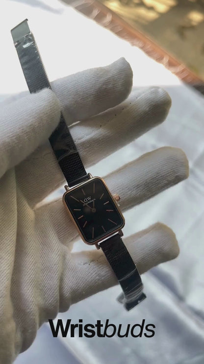 DW Quadro (Analog Watch)