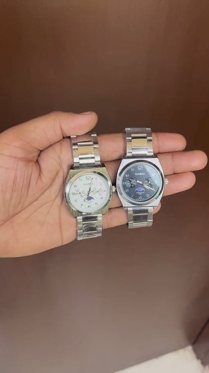 MoonPhase MTP M-305 (Analog Watch)